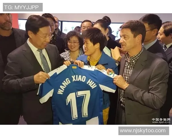 新化足球明星最新动态揭秘他们的成长历程与成就分享